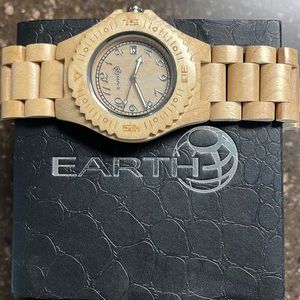 EARTH wooden wrist watch